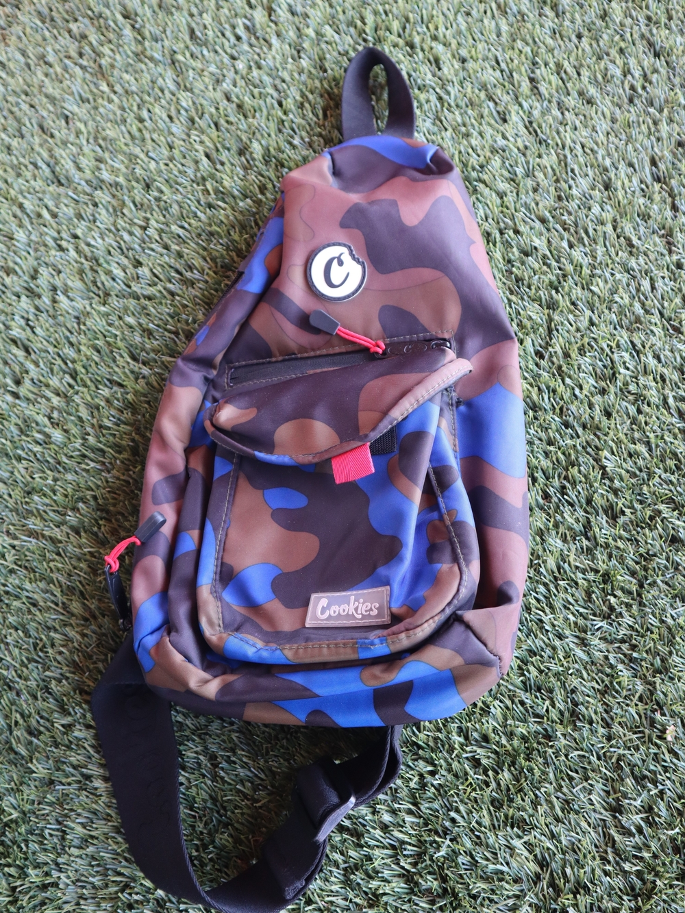 Cookies Traveler Smell Proof Sling Bag - Blue/Navy Camo